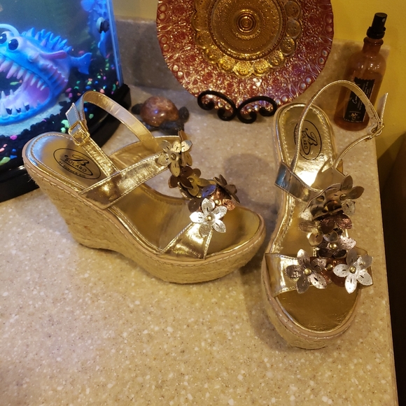Bolaro wedges - Picture 1 of 15